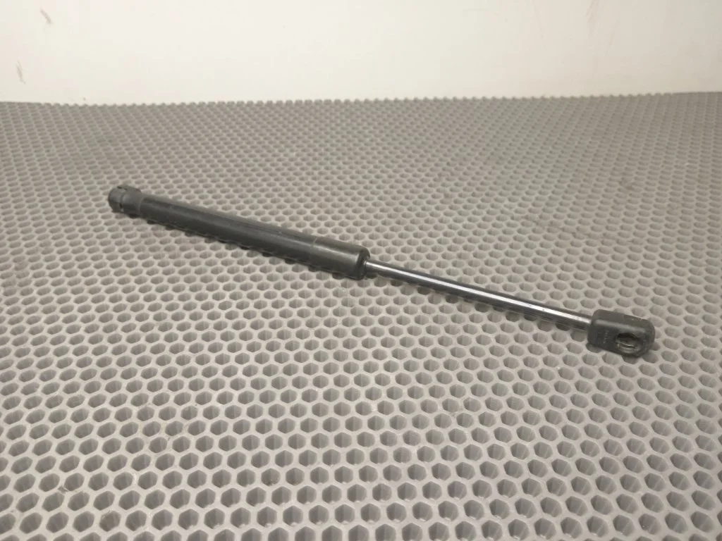 Амортизатор капота Audi A6 2015 C7