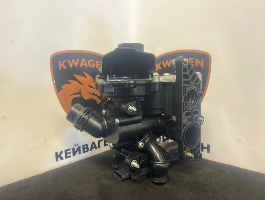 Помпа Audi Q5 2017 FY