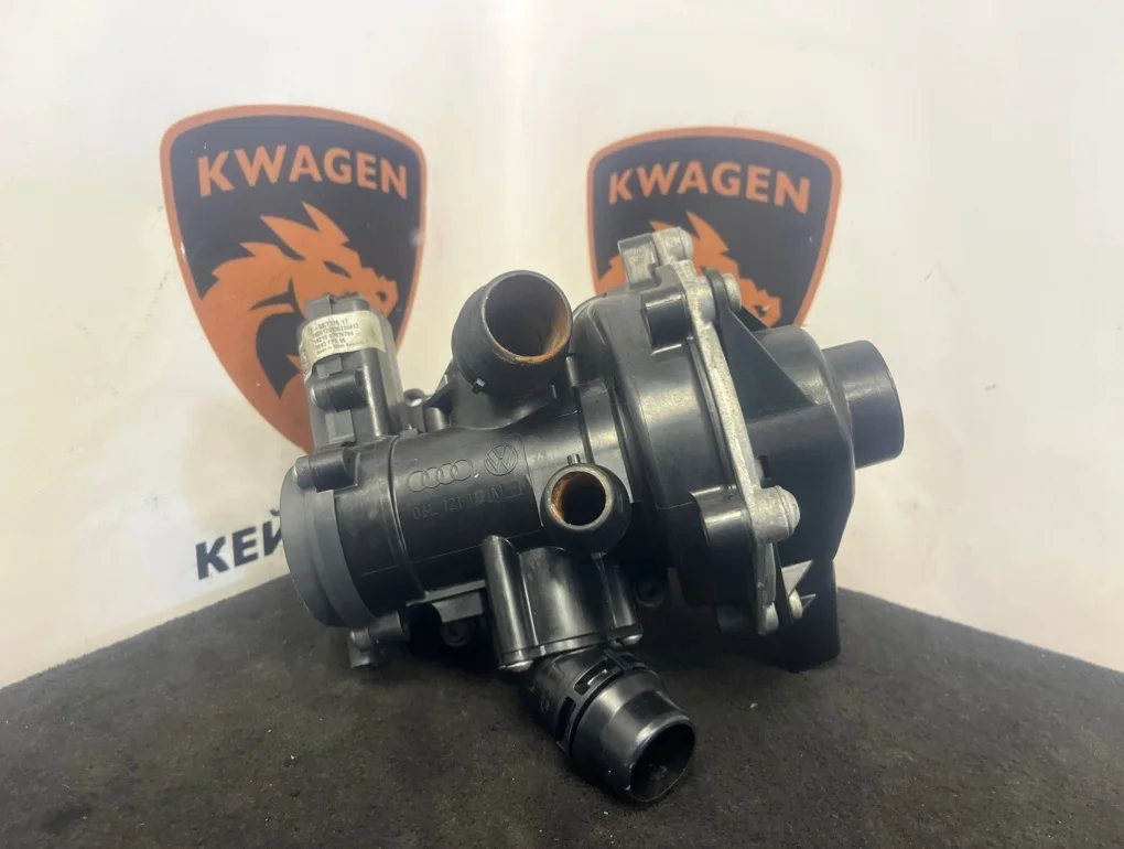 Помпа Audi Q5 2013 8R