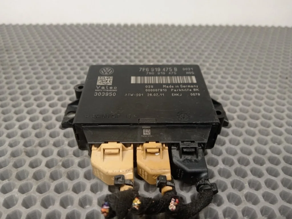Блок управления парктроником Volkswagen Touareg 2011 7P