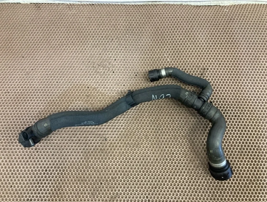 Патрубок системы охлаждения Audi A4 2012 B8