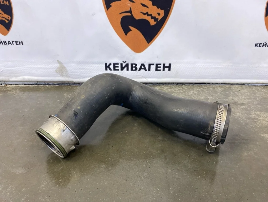 Патрубок интеркулера Audi Q7 2011 4L