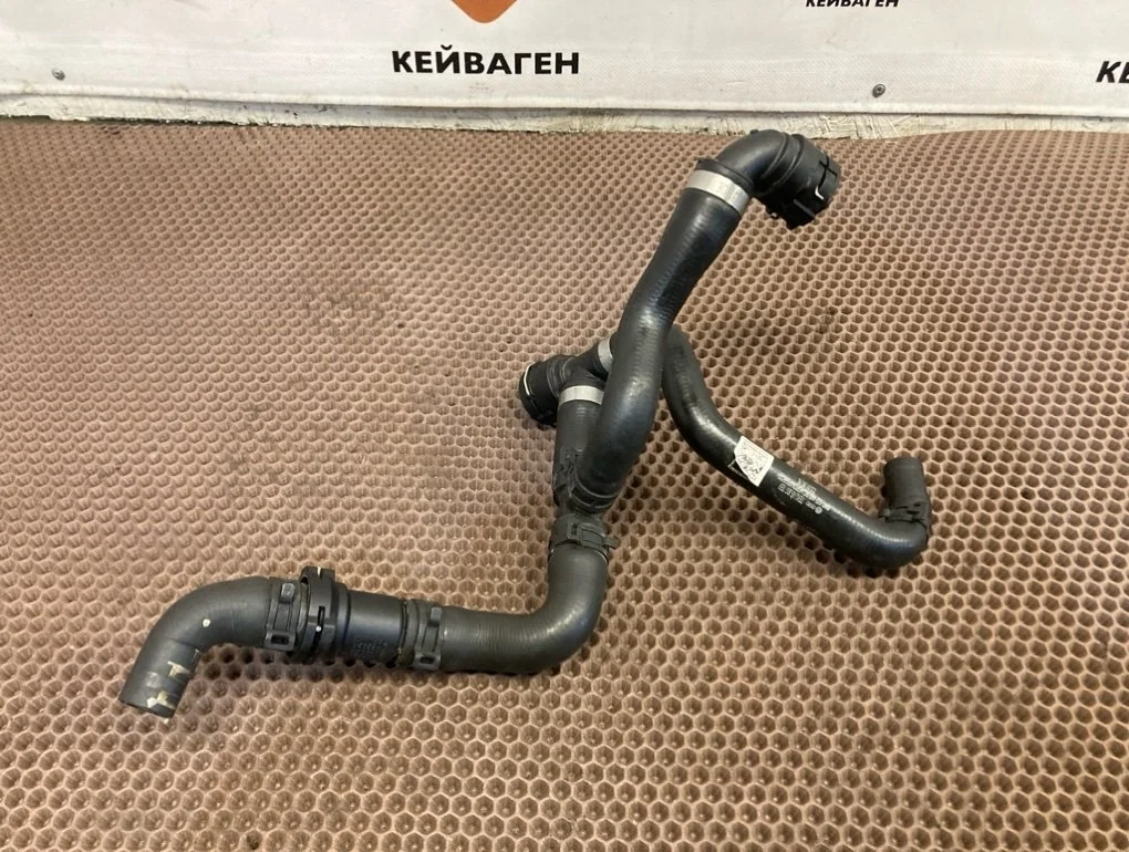 Патрубок системы охлаждения Audi A5 2017 F5