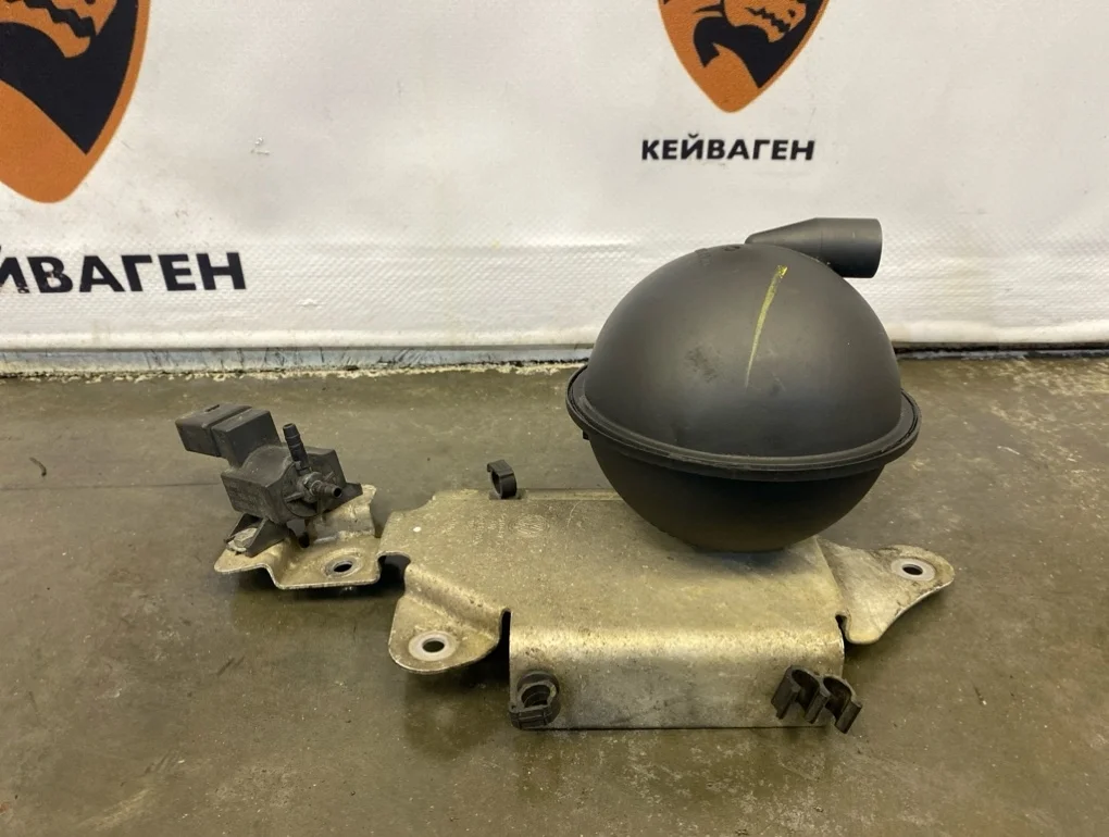 Вакуумный ресивер Volkswagen Touareg 2013 7P