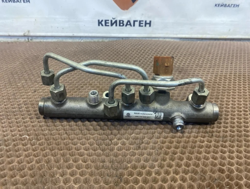 Топливная рейка Audi Q5 2010 8R