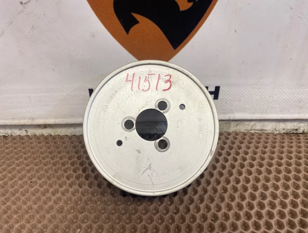 Шкив помпы Audi Q5 2010 8R