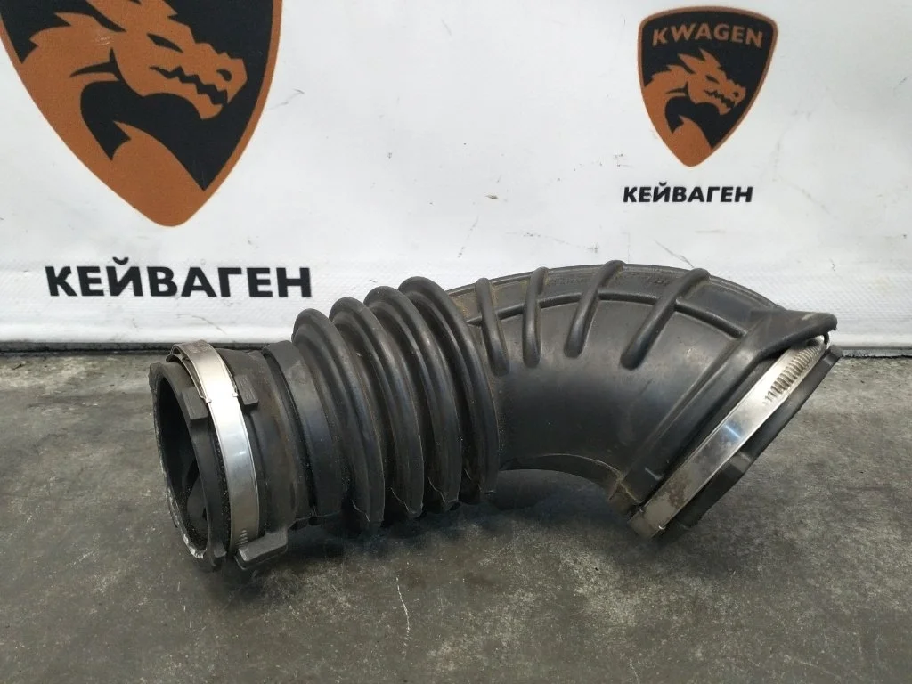 Патрубок воздушного фильтра Audi Q5 2016 8R