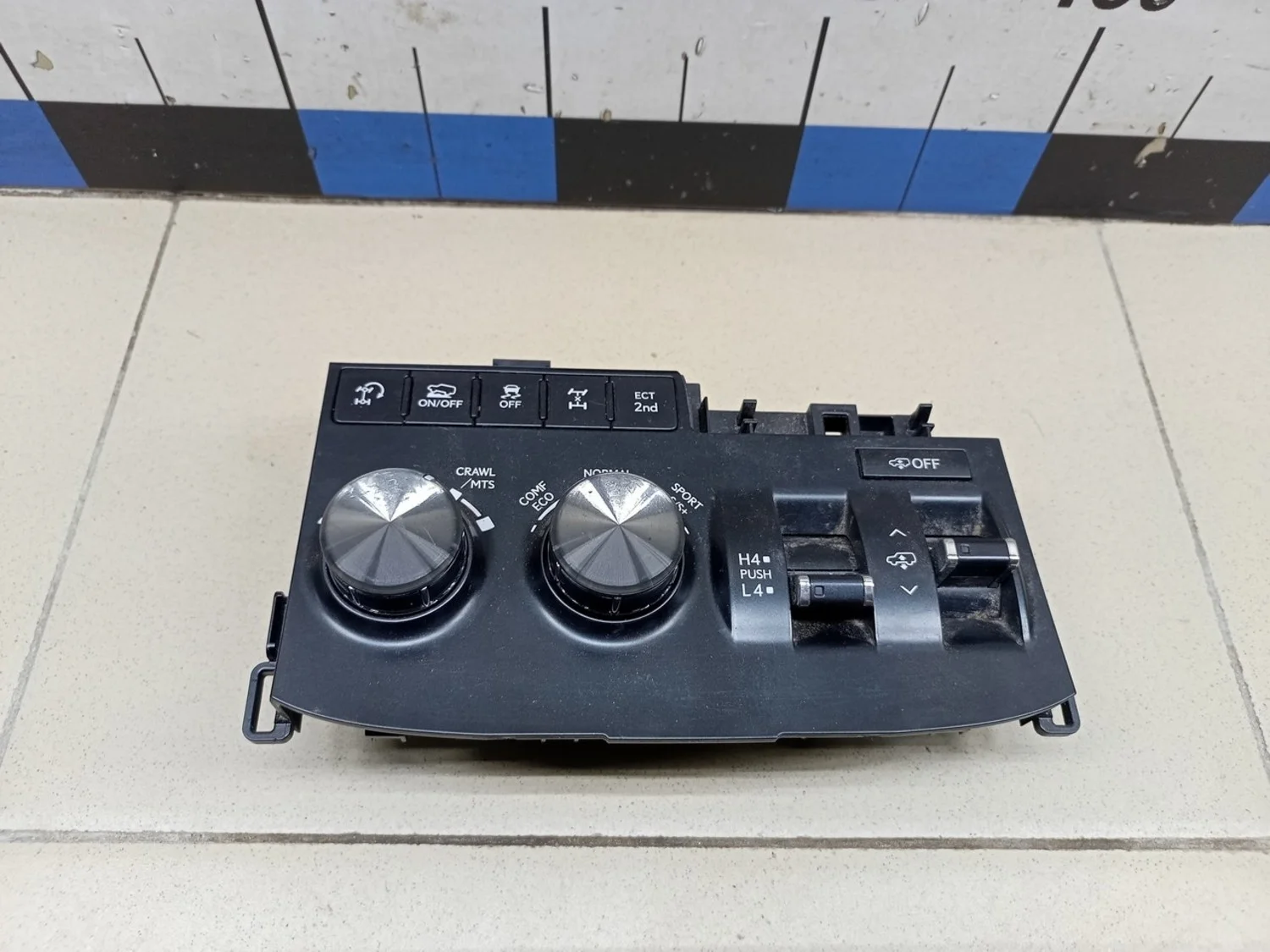 Блок кнопок LX 570