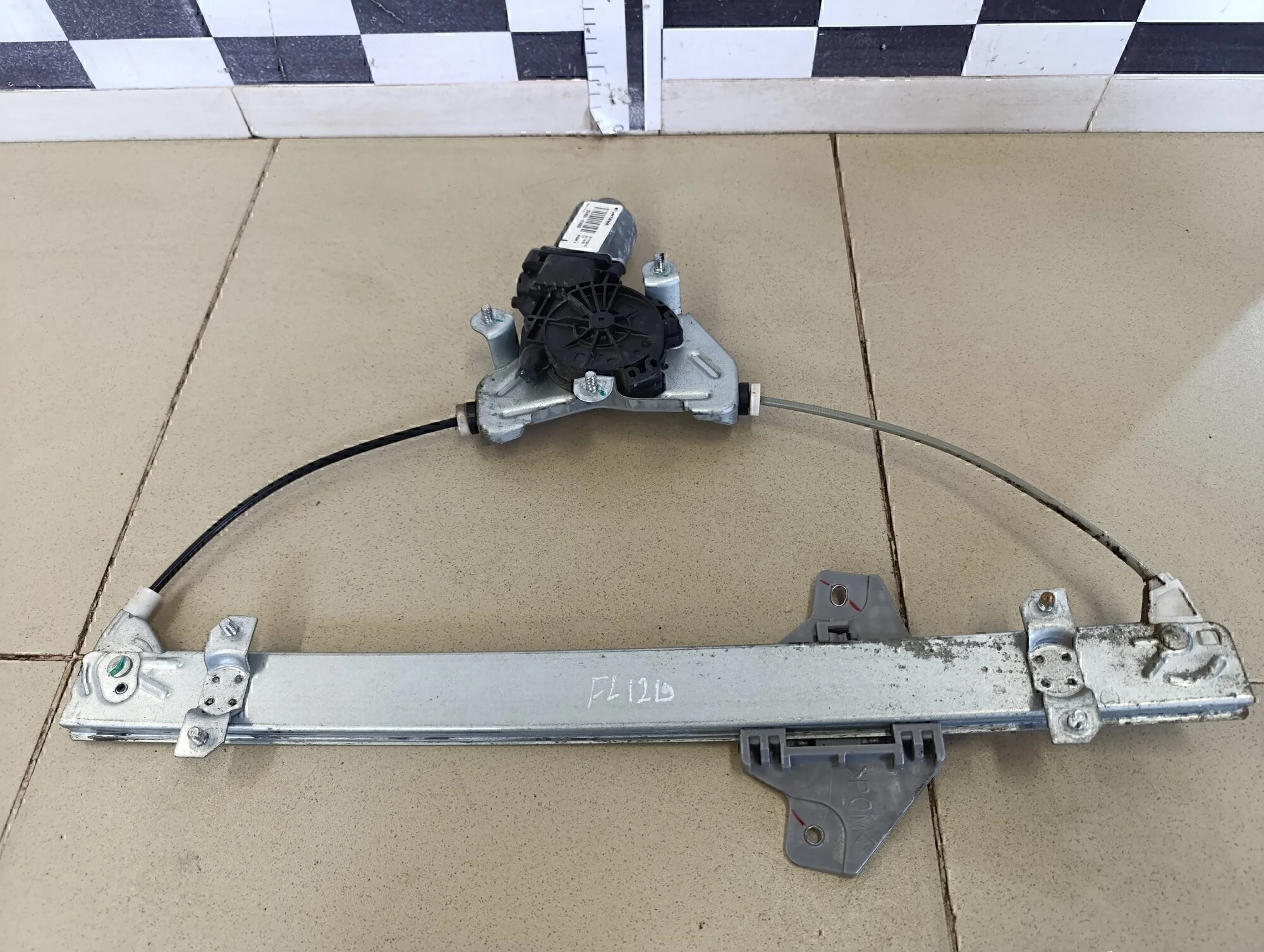 Стеклоподъемник электр. передний левый RIO 2011-2017