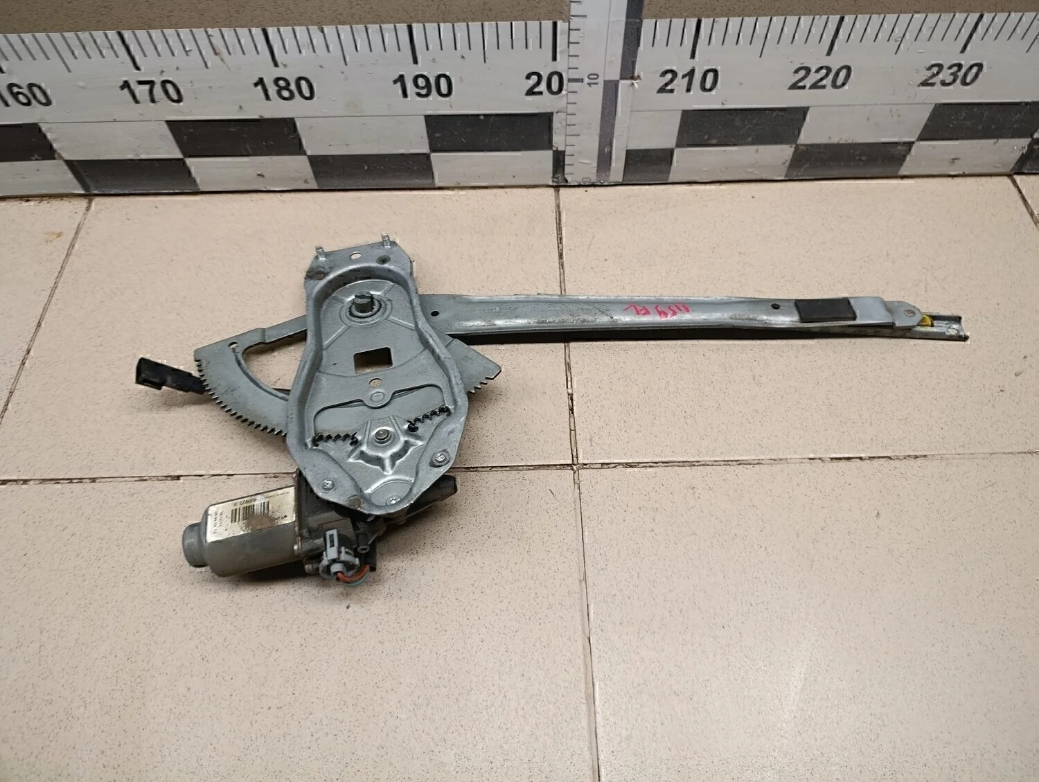 Стеклоподъемник механ. передний левый Transit 2006-2013