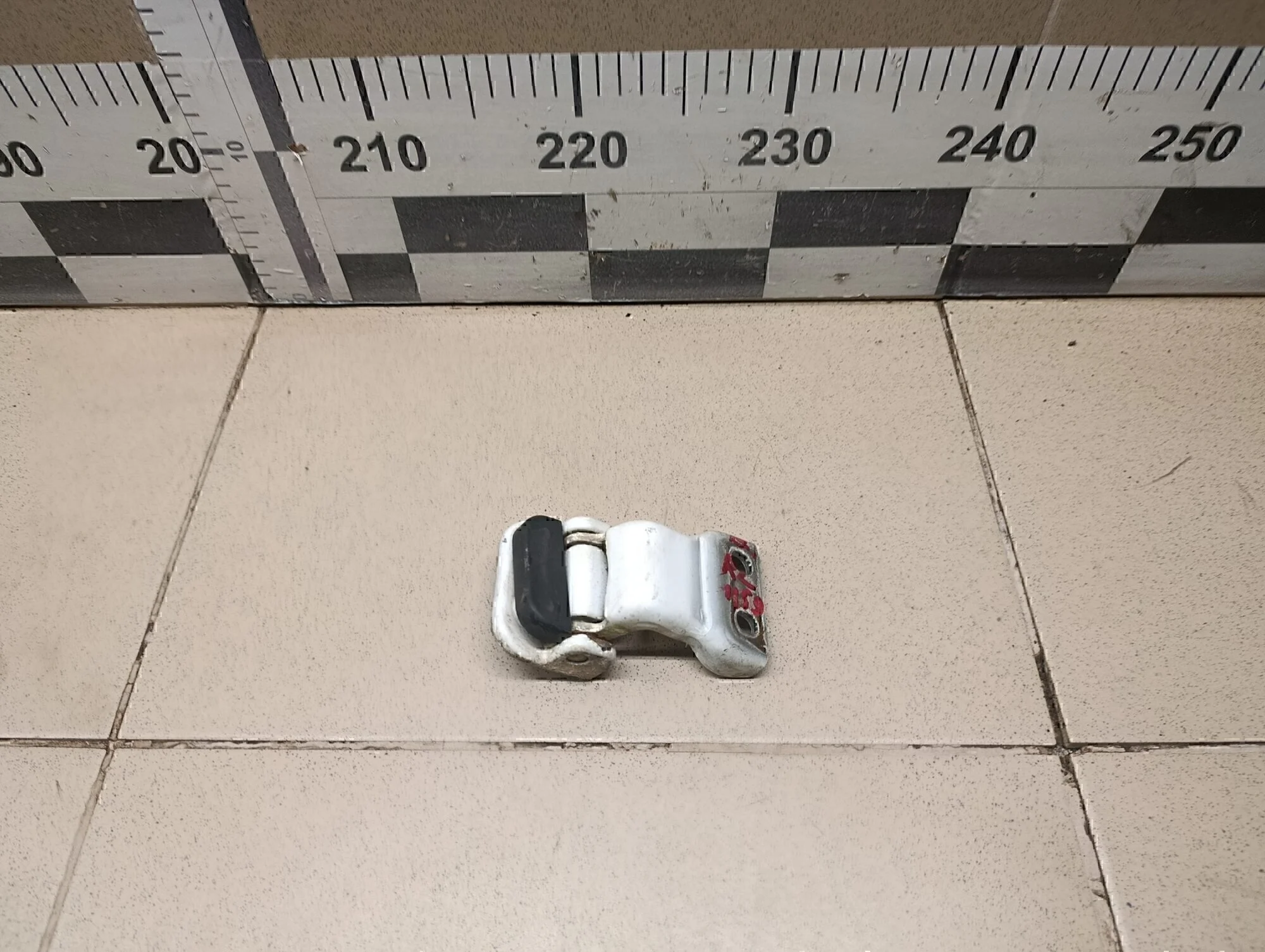 Петля двери задней левой верхняя Transit 2006-2013