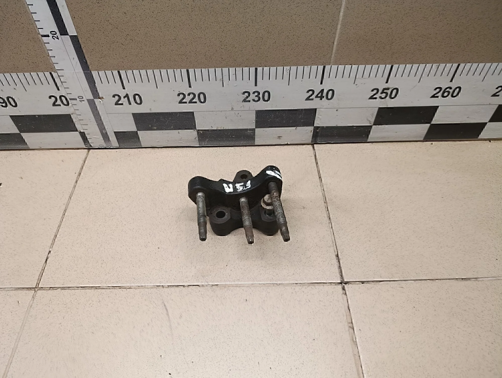 Кронштейн двигателя правый  Transit 2006-2013