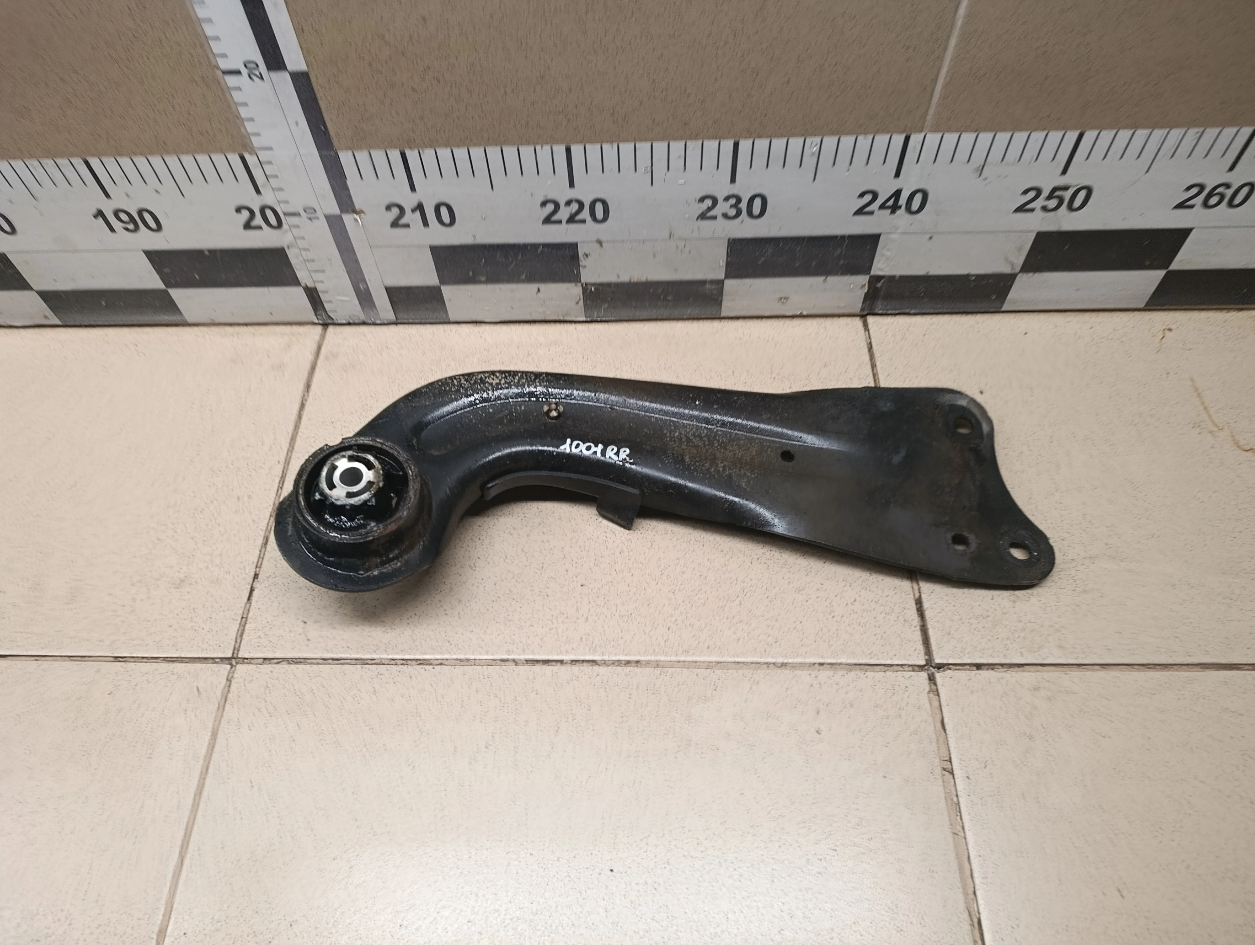 Рычаг задний продольный правый Tiguan 2007-2011