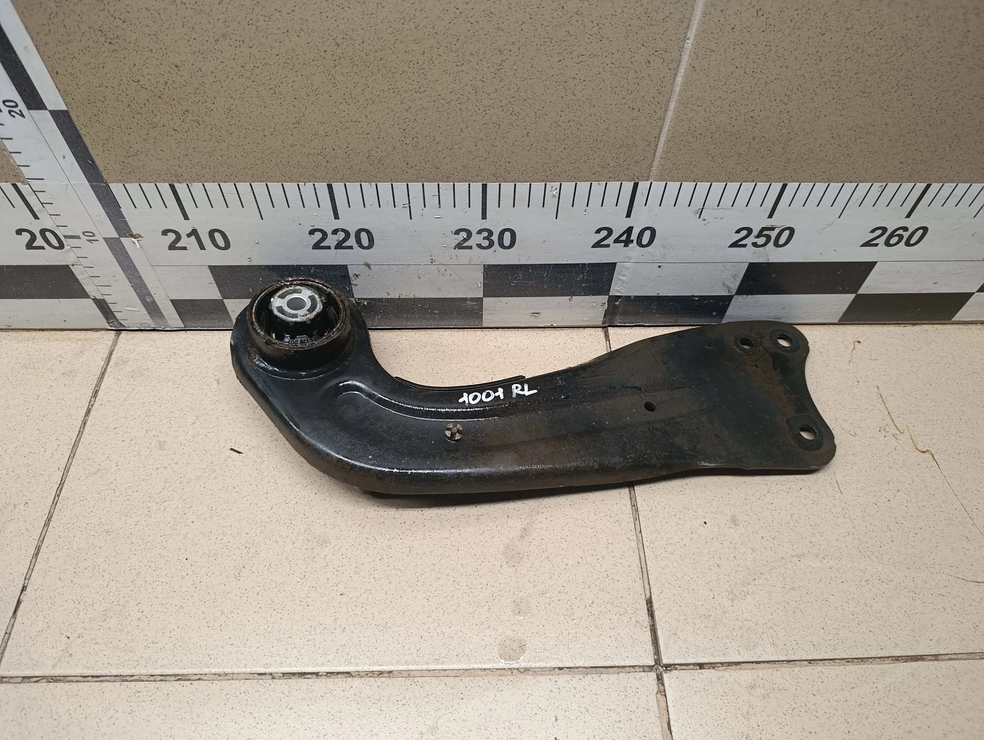 Рычаг задний продольный левый Tiguan 2007-2011