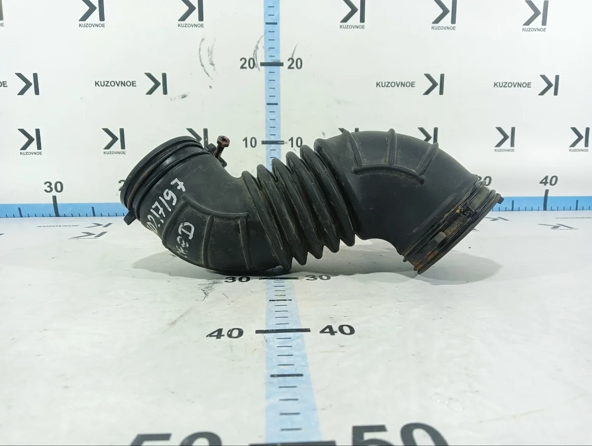 Патрубок воздушного фильтра (гофра воздуховода) Kia Ceed 2015 JD