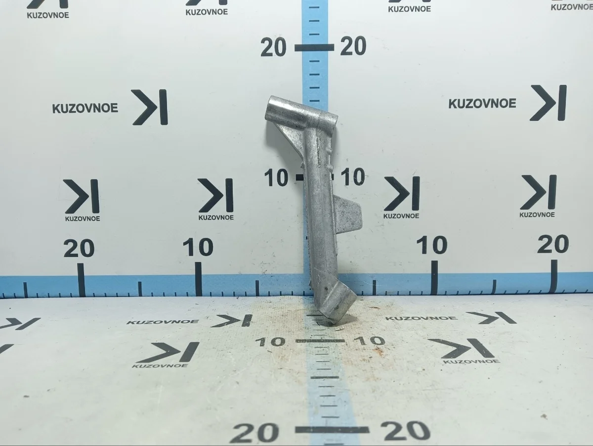 Кронштейн Volkswagen Passat 2012 362