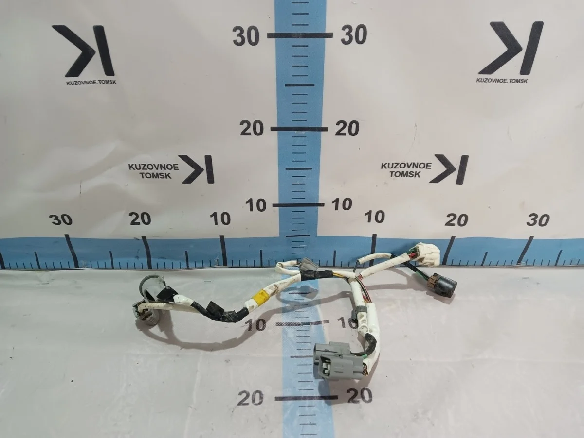 Проводка фары Toyota Land Cruiser 2008-2021 J200