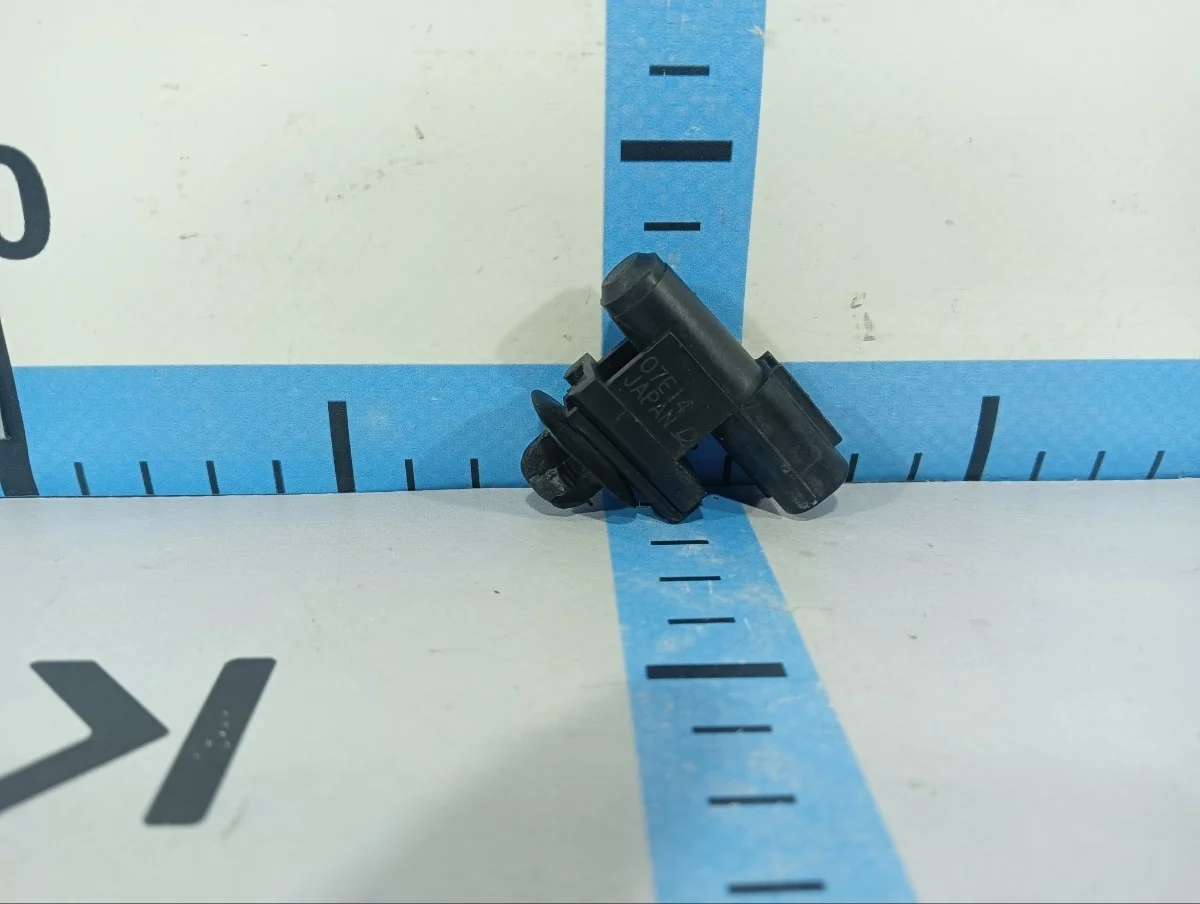 Датчик температуры воздуха Toyota Fortuner 2021