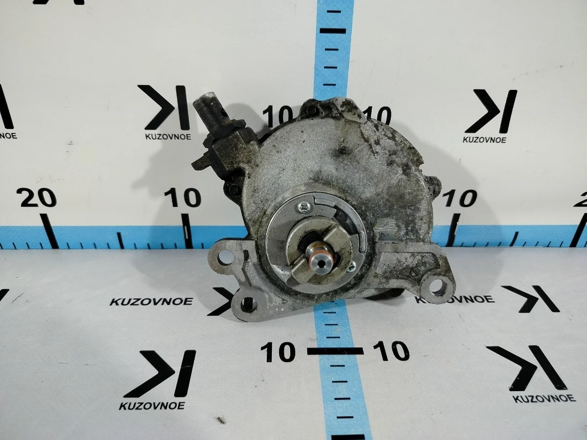 Вакуумный насос Toyota Fortuner 2021