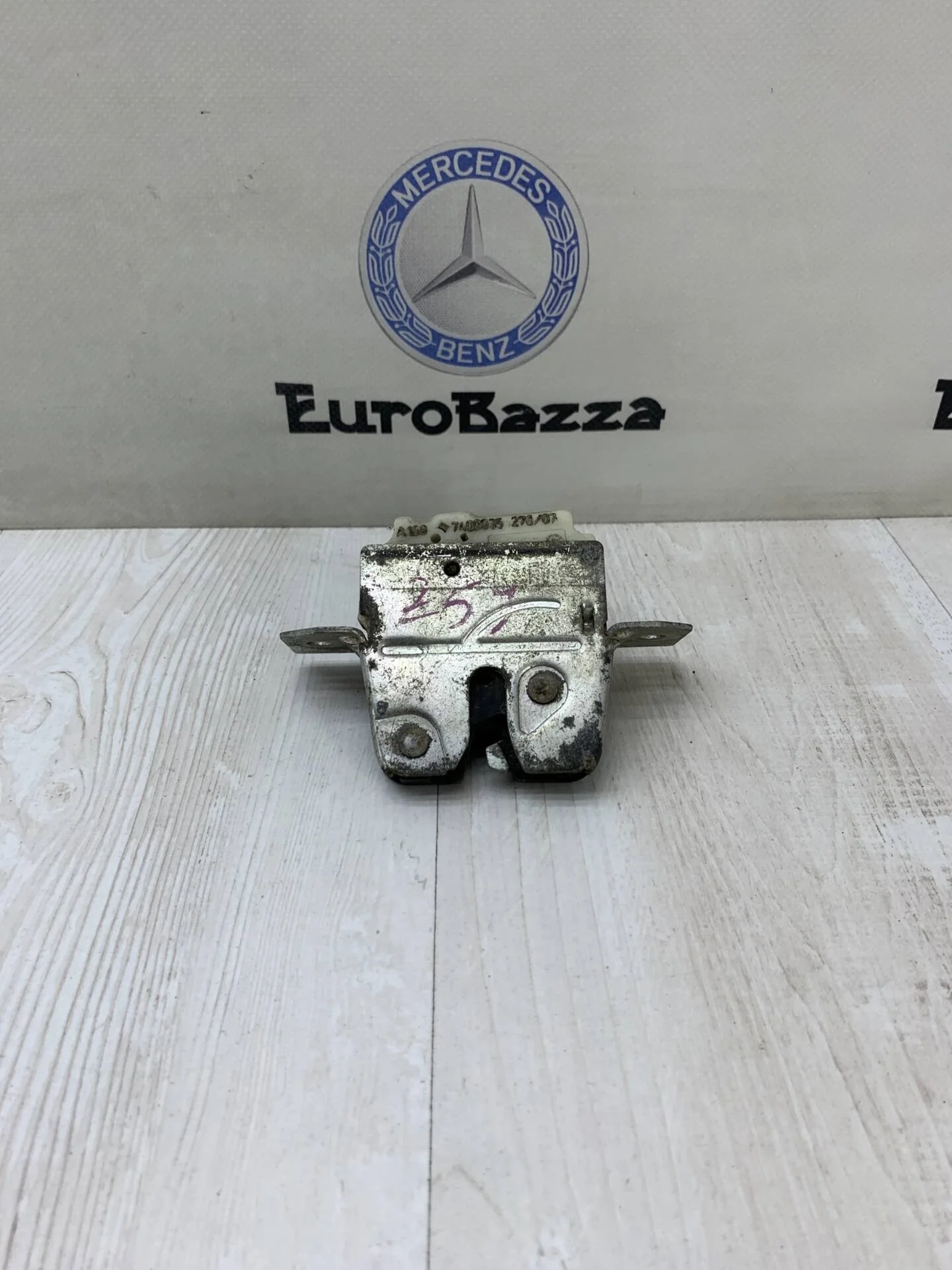 Замок крышки багажника Mercedes W245
