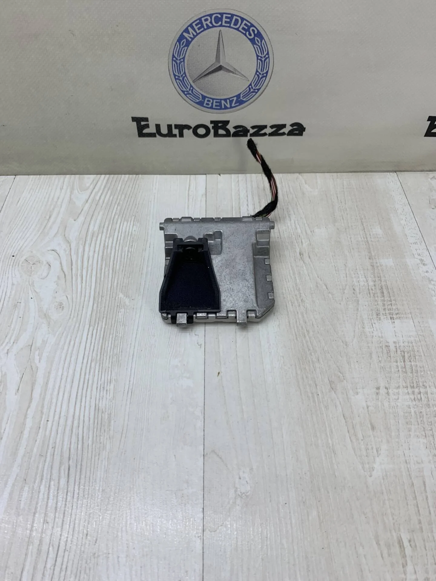 Универсальная камера Mercedes W212