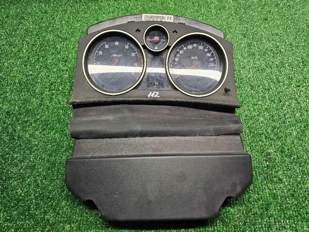 Панель приборов Opel Astra H