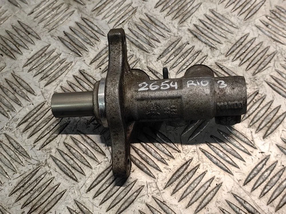 Цилиндр тормозной главный Kia Rio III