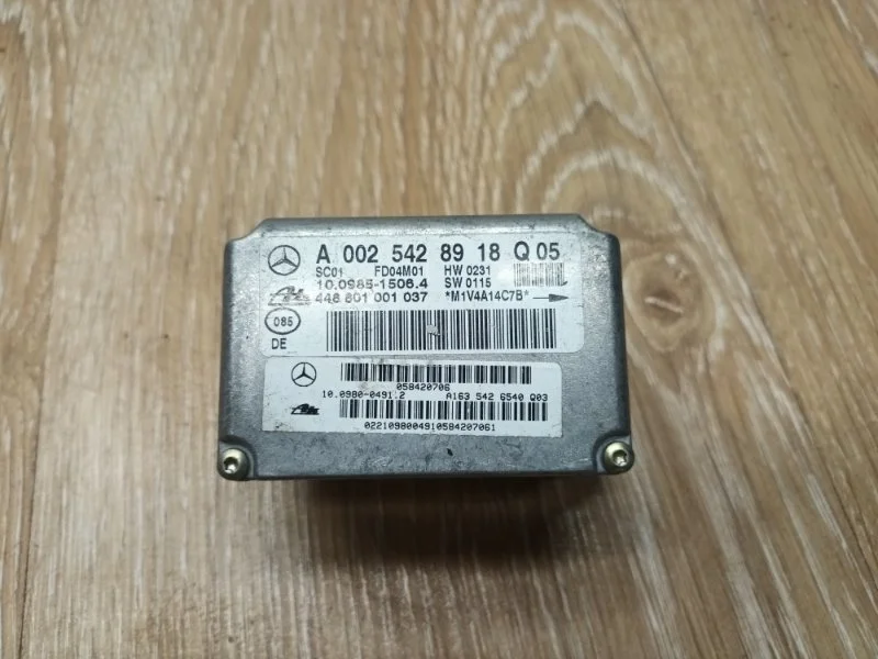 Датчик ускорения Mercedes ML W163