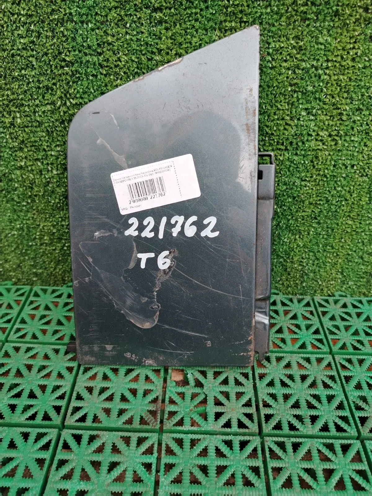 Лючок топливного бака бензобака VOLKSWAGEN TRANSPORTER T5 2003- б/у TRANSPORTER T5(2003-2015)