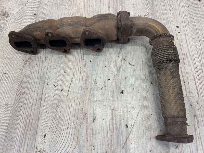 Выпускной коллектор VW Touareg NF 2010 7P