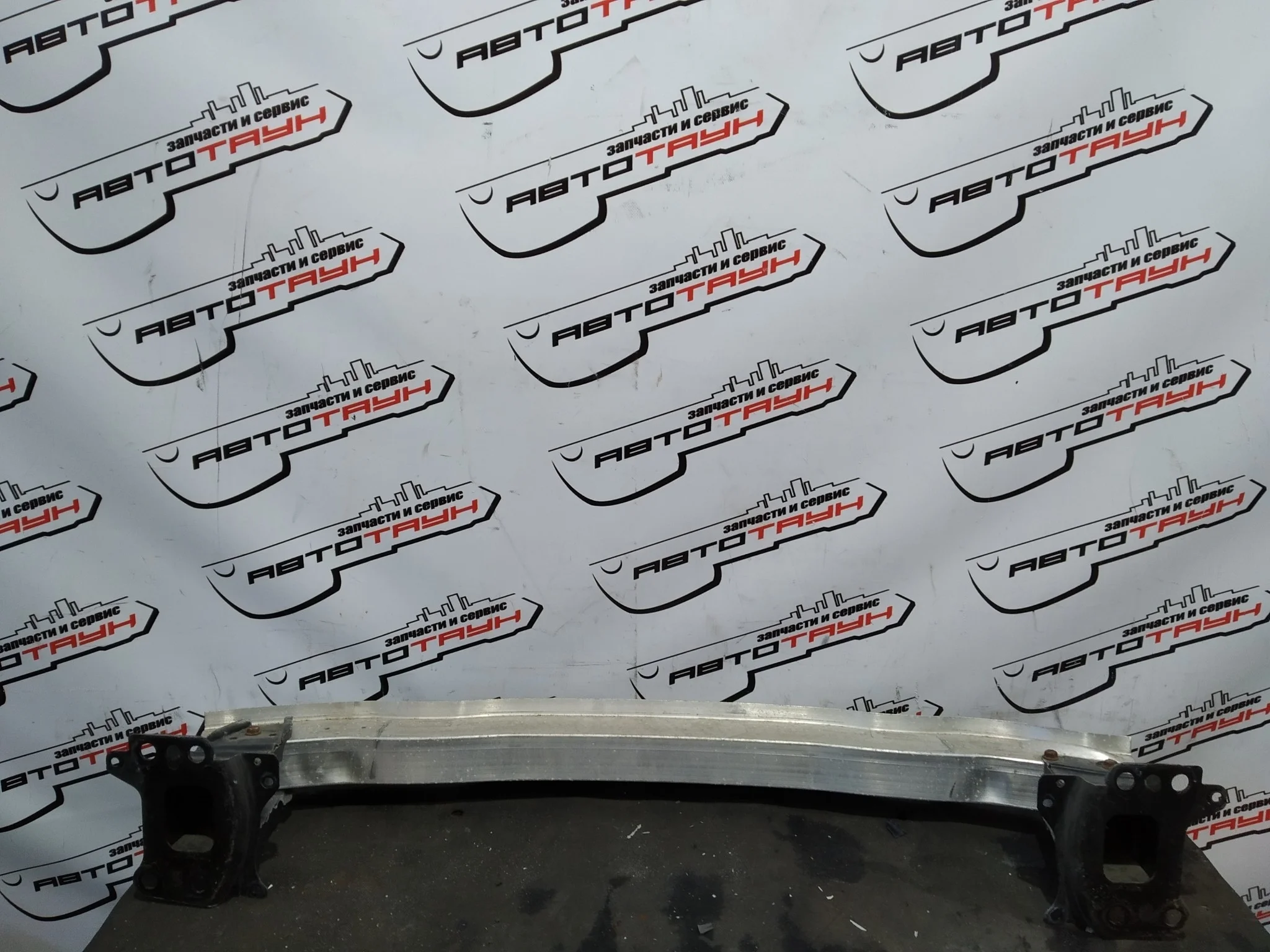 УСИЛИТЕЛЬ БАМПЕРА AUDI ПЕРЕД 8P0807113F