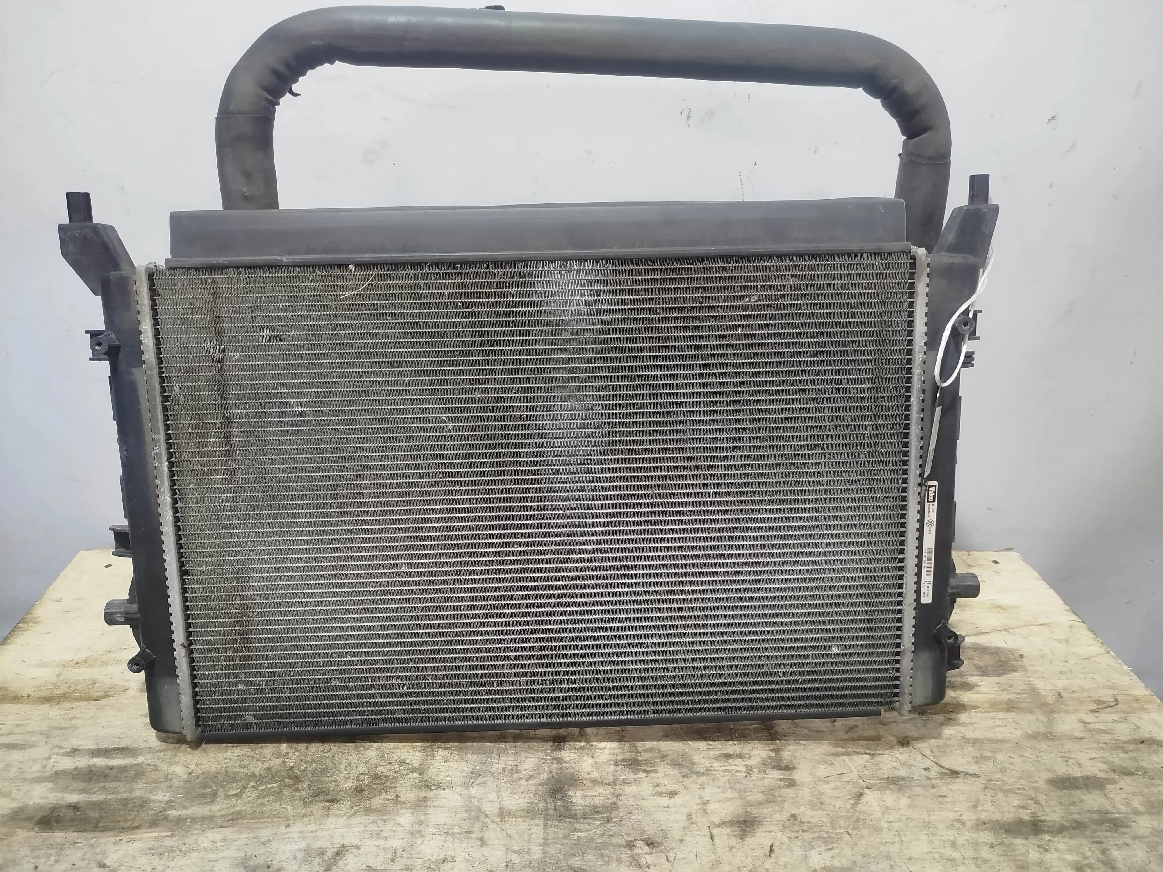 РАДИАТОР ДВИГАТЕЛЯ AUDI VOLKSWAGEN SEAT SKODA ... CTKA CXSB CYVD CZCA ... OCTAVIA POLO TOLEDO TT ... AV2 AV3 NH3 NK3 АТМ БЕЗ ДИФФУЗОРА 1K0121251DN KA9846Z