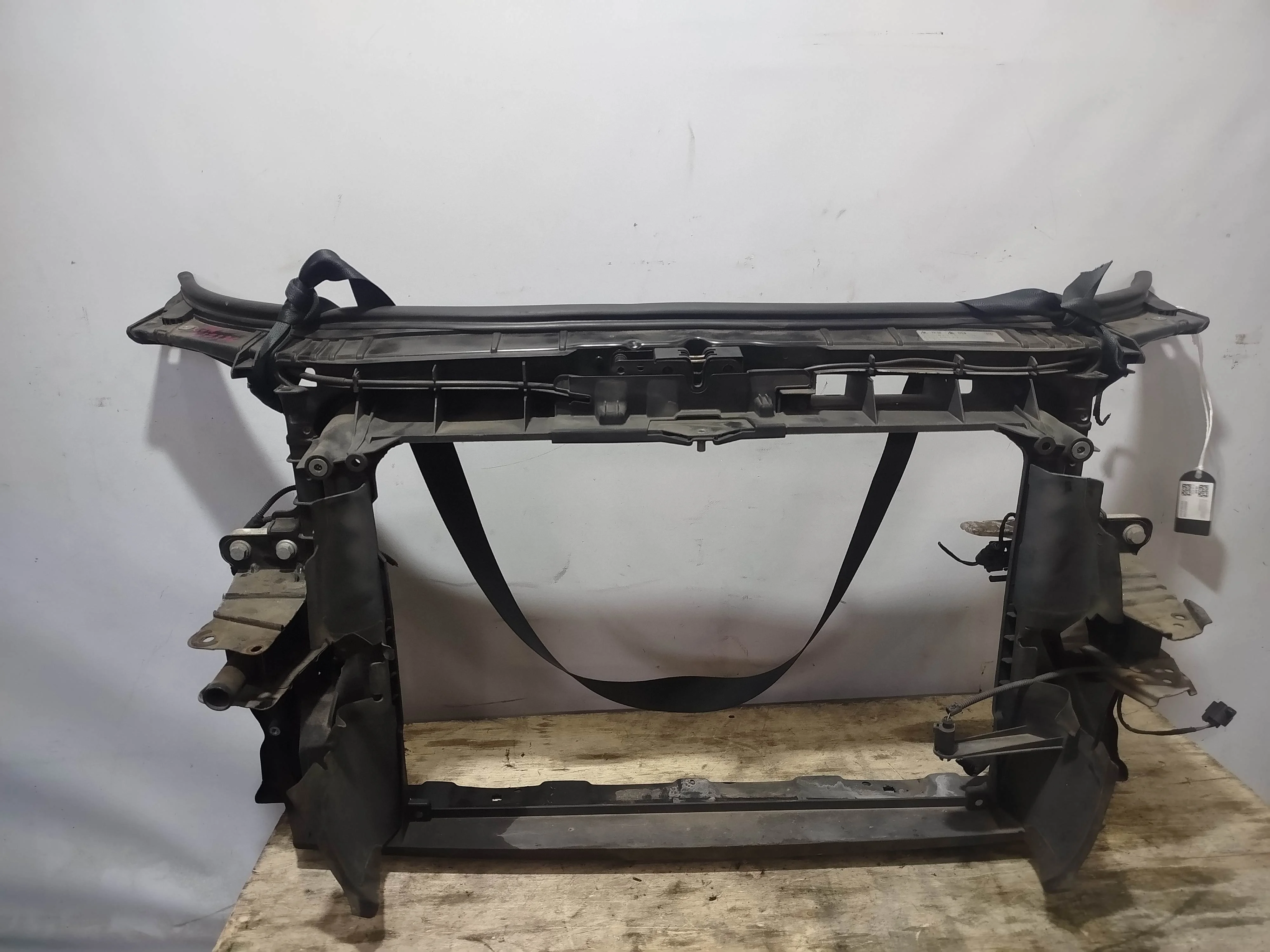 ТЕЛЕВИЗОР AUDI 8P0805588L белый, LY9C NA7336Z