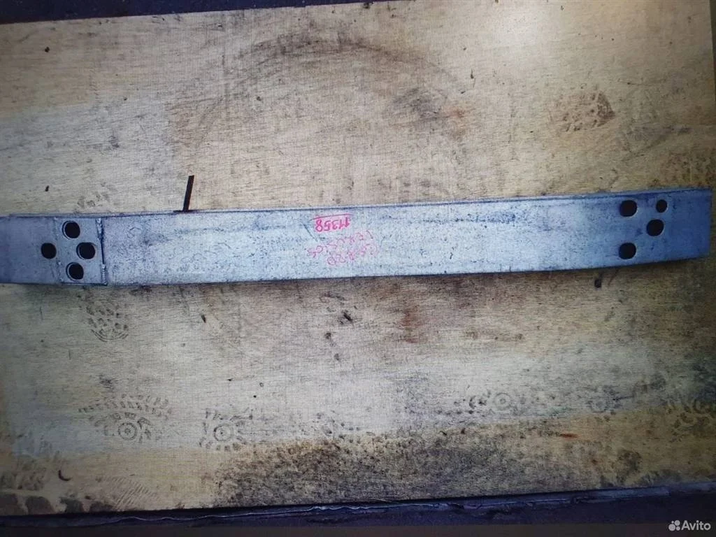 Усилитель переднего бампера Lexus IS II (2005—2008)