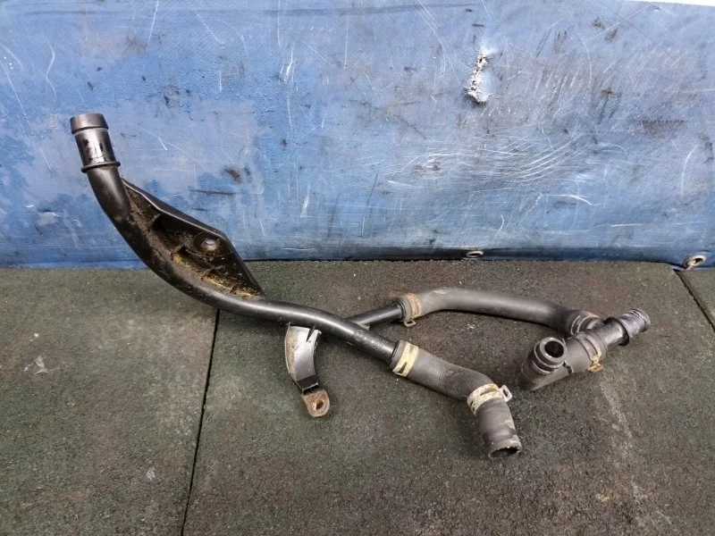 Патрубок системы охлаждения Skoda Octavia A5 2012 1K0121070CD 1.4 CAXA