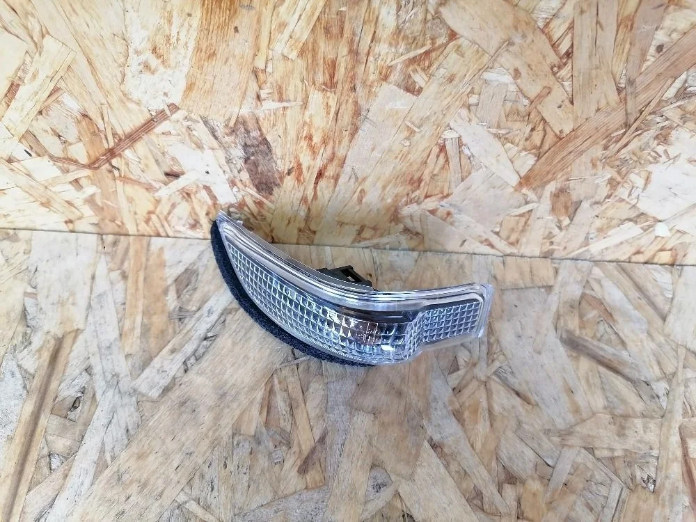 Повторитель в зеркало прав. Toyota C-HR I (2016—2019) 8173102120