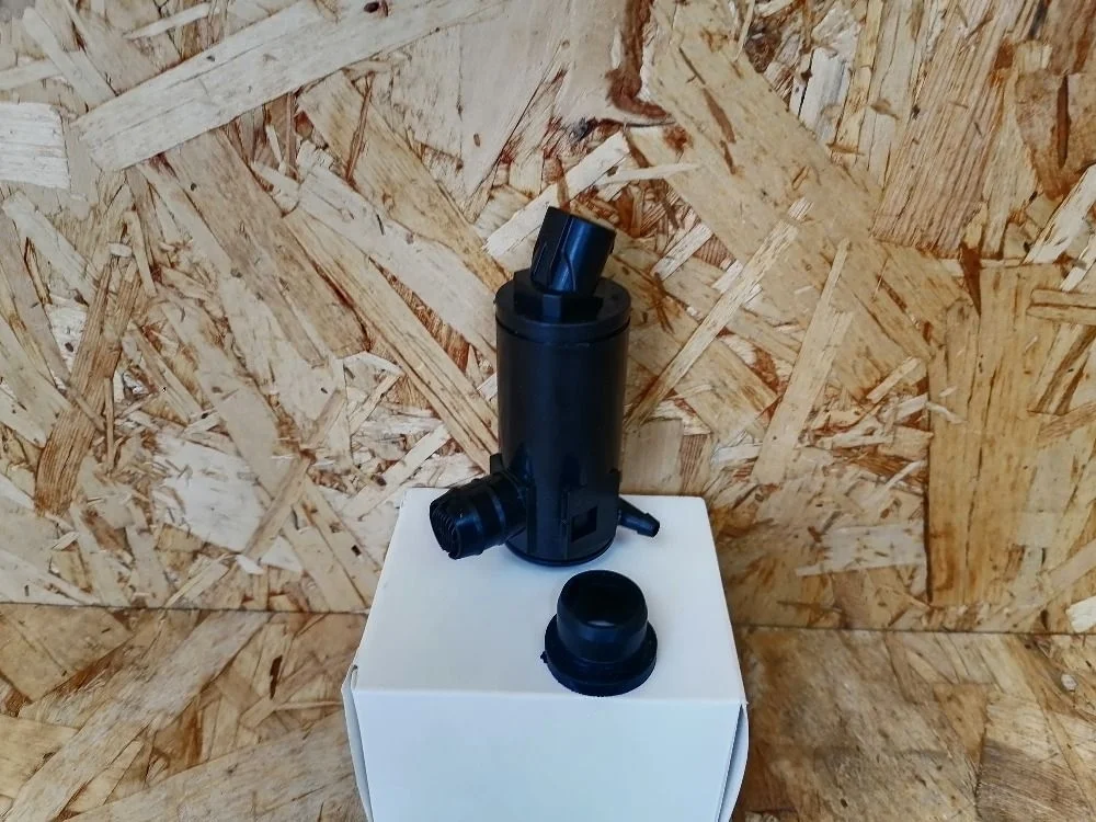 Насос (моторчик) омывателя Kia Rio III рестайлинг (2015—2017) 98510C1000