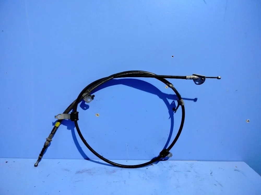 Трос стояночного тормоза правый Toyota Corolla X рестайлинг (2010—2013) 4642012700