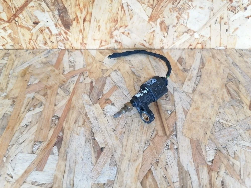 Датчик температуры жидкости Skoda Octavia III рестайлинг (2017—2020) 03F919501A