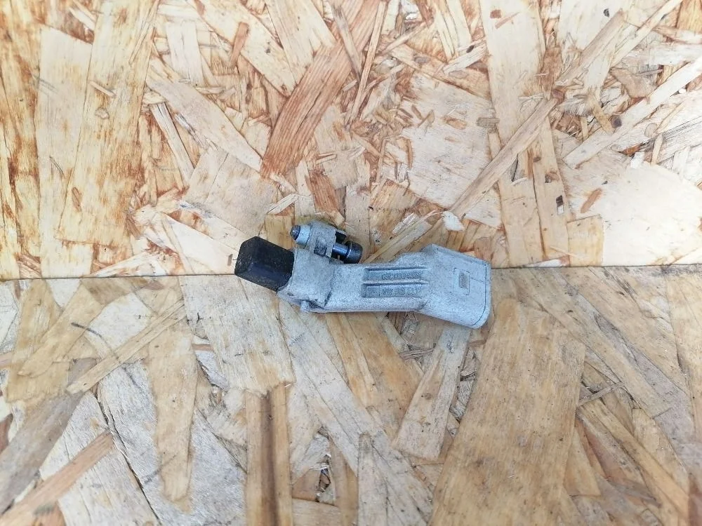 Датчик положения коленвала Volkswagen Golf Mk6 (2008—2012) 03C906433E