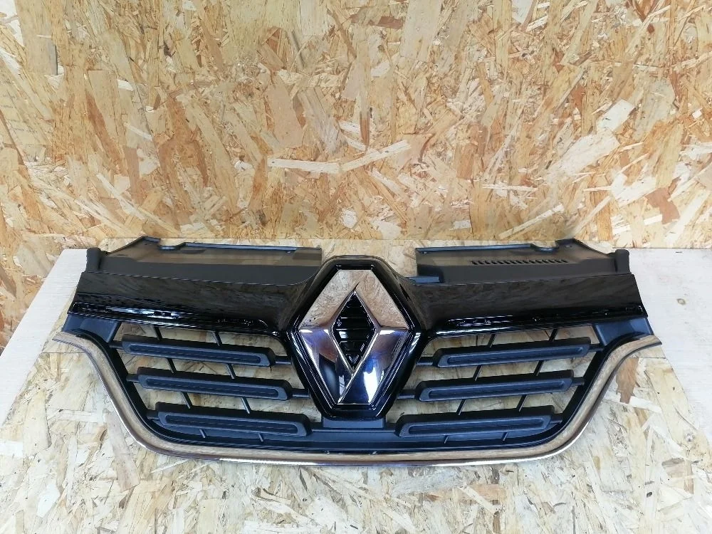 Решетка радиатора Renault Logan II рестайлинг (2018—2022) 623105887R