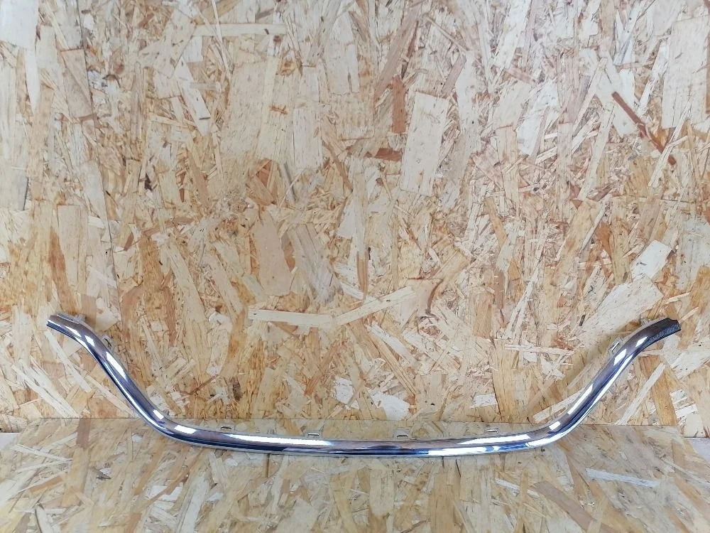 Накладка решетки радиатора Renault Logan II рестайлинг (2018—2022) 623857618R