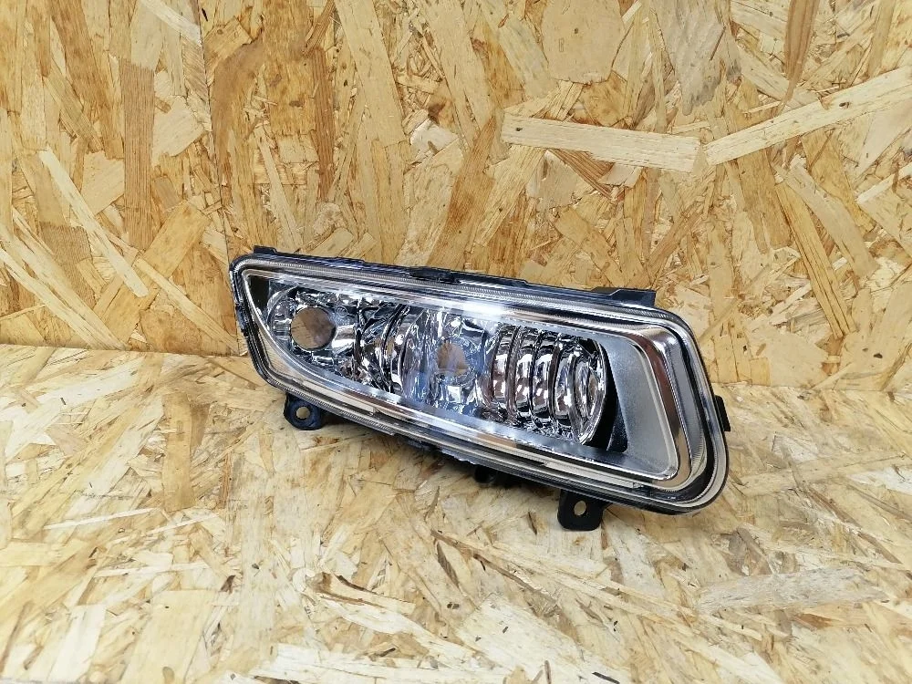 Фара противотуманная правая (ПТФ) Volkswagen Polo V рестайлинг (2015—2020)