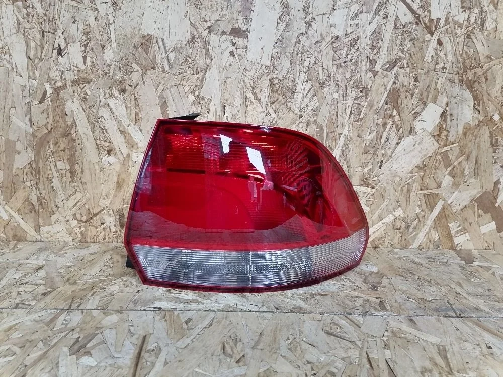 Фонарь зад. прав. Volkswagen Polo V (2009—2015) 6RU945096E