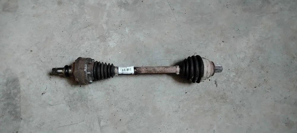 Приводной вал пер. лев. Volkswagen Jetta VI (2010—2015)