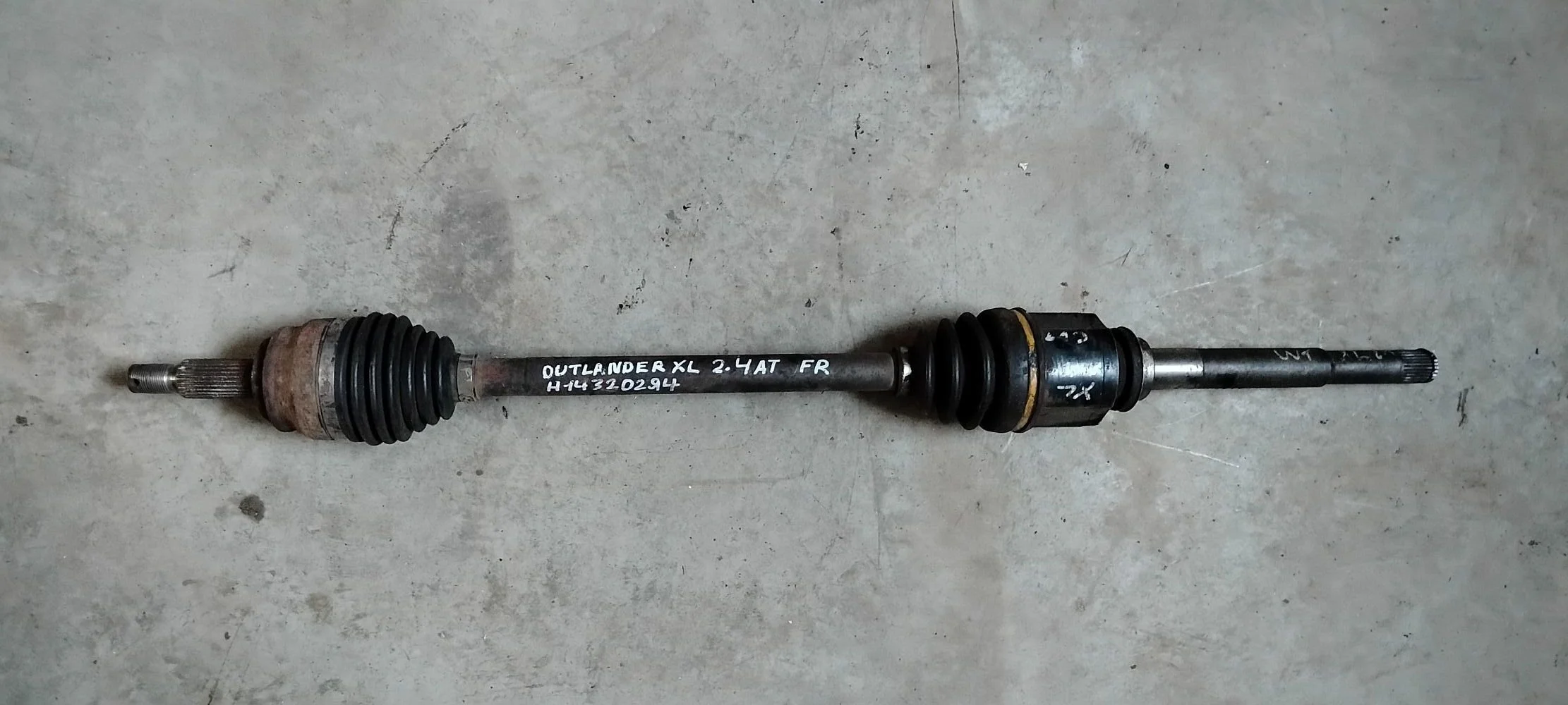 Приводной вал пер. прав. Mitsubishi Outlander II (2005—2009) 3815A068