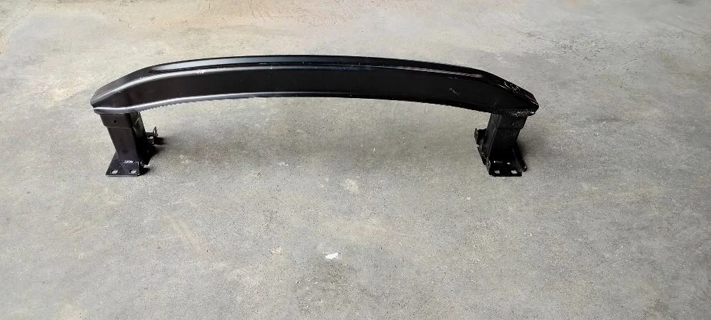 Усилитель бампера перед.  Volkswagen Polo V (2009—2015) 6RU807109A