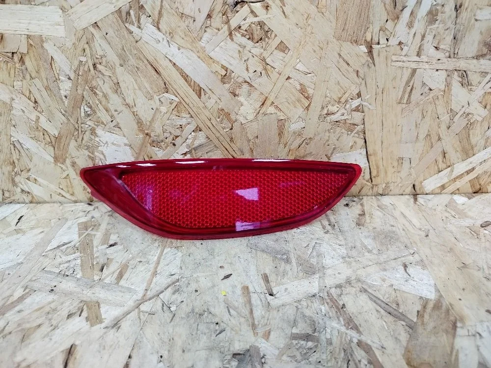 Отражатель в бампер задний левый Hyundai Solaris I (2010—2014)