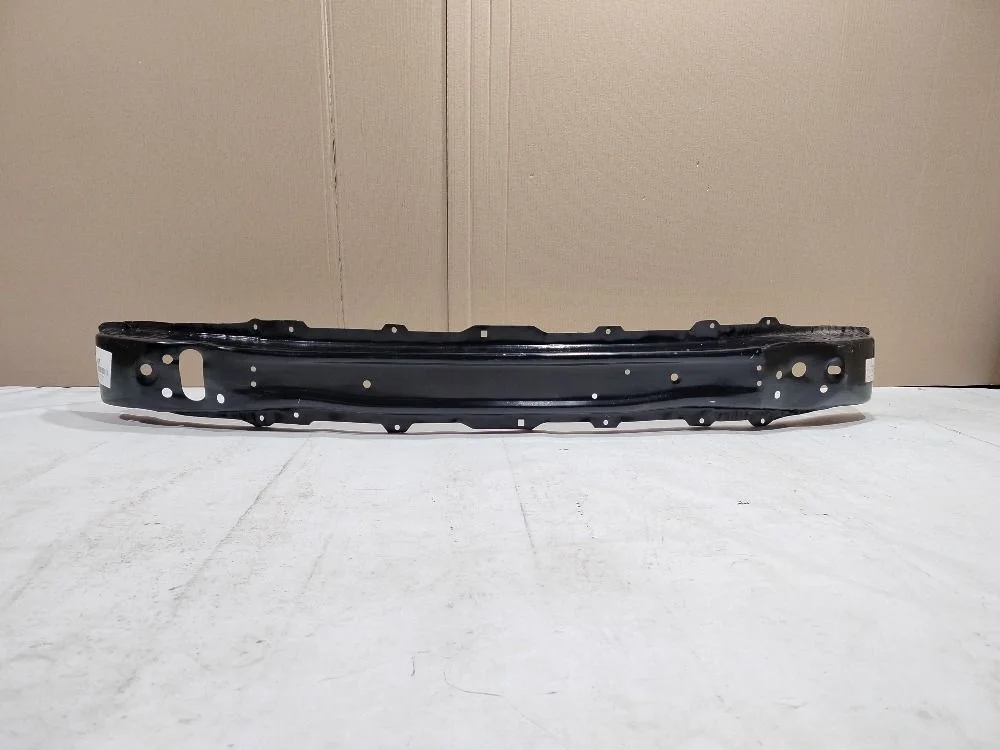 Усилитель бампера перед.  Renault Logan II (2012—2018)