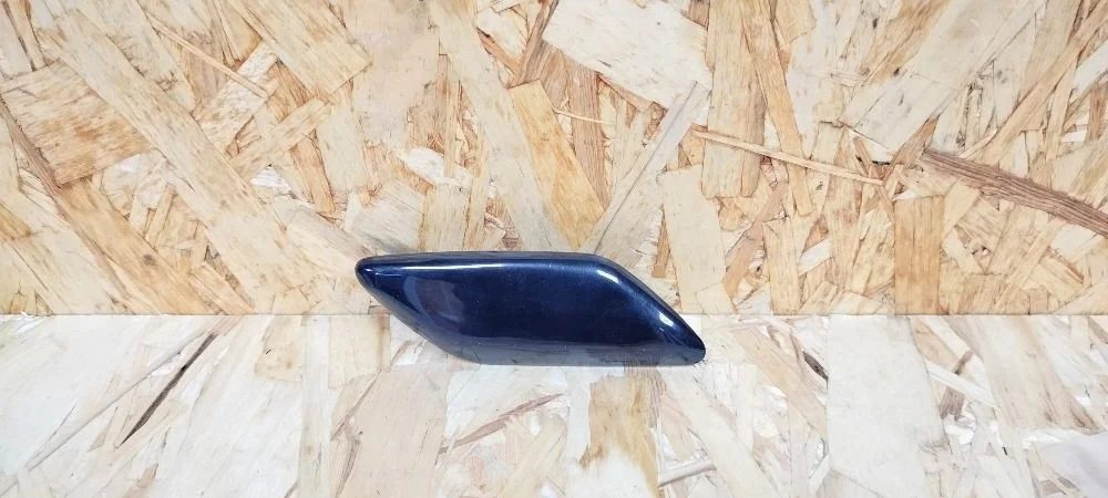 Крышка омывателя фары прав. Toyota Corolla X (2006—2010) 8504412120C0